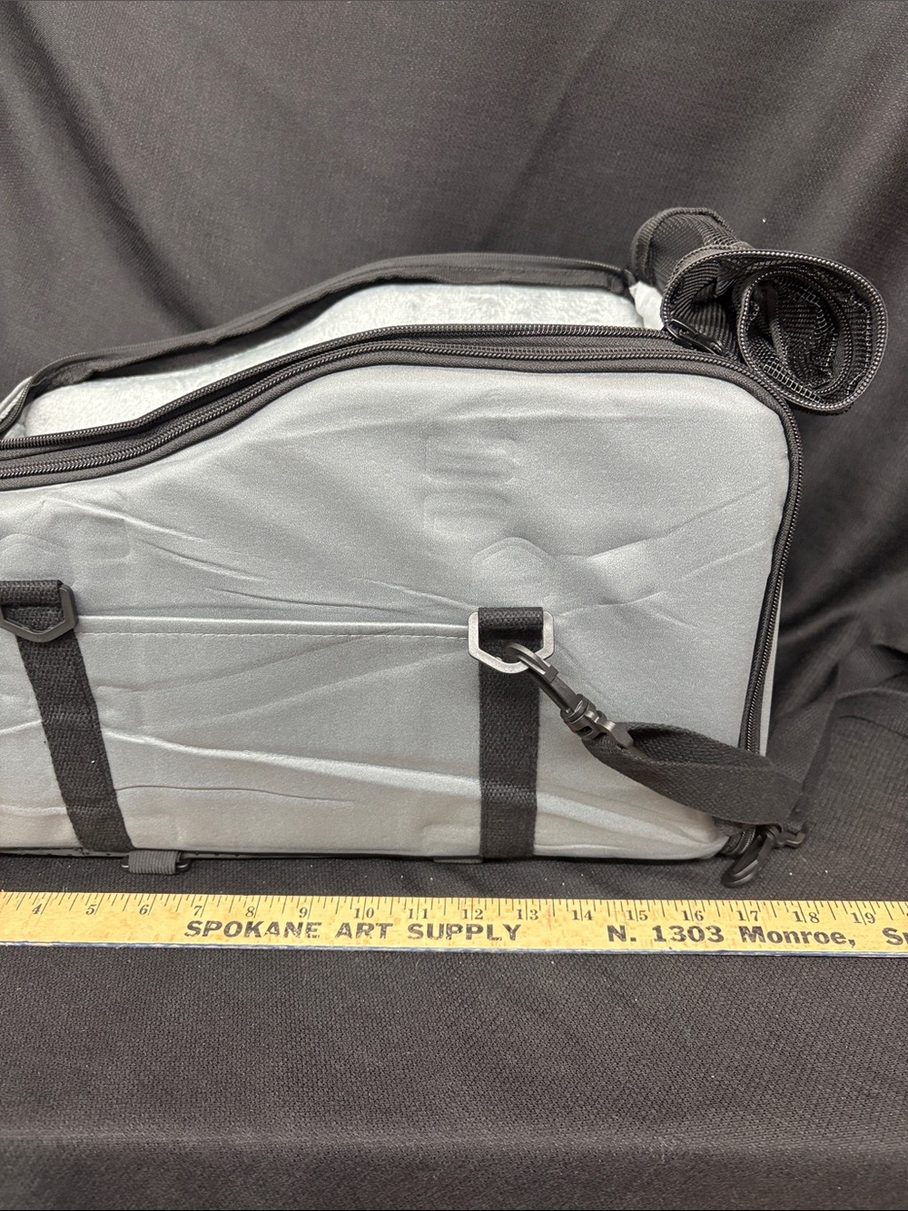 Pet carrier for car console-nwot